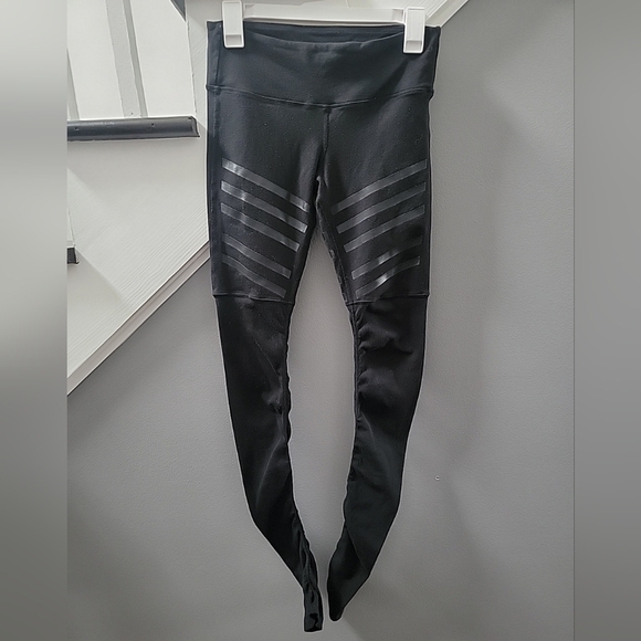 Alo Yoga Goddess Black Leggings Women M Elastic Waist Pull On Logo Activewear - Picture 2 of 6